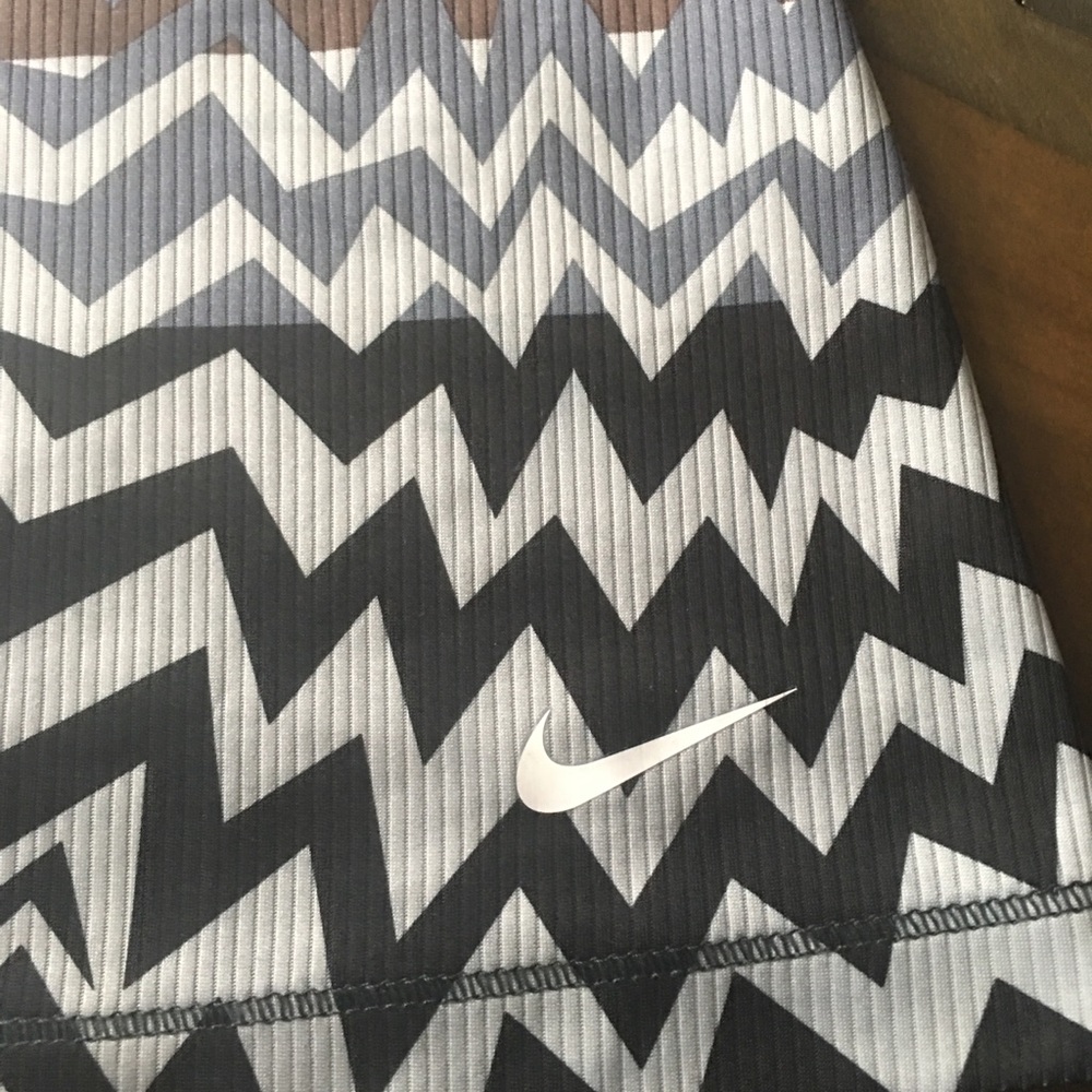 Nike dri fit tank brand new - Picture 2 of 4